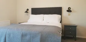 Image of Stylish 3 bed with stunning sea views