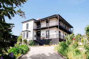 Image of The Dragonfly Inn