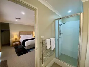 Image of Boodalang House - access to golf course with views