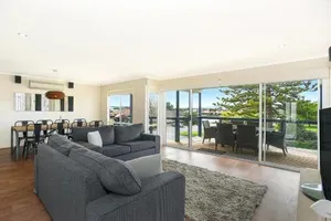 Image of 'Hope House' Encounter Bay