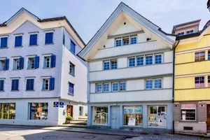 Image of Im Dorf Central