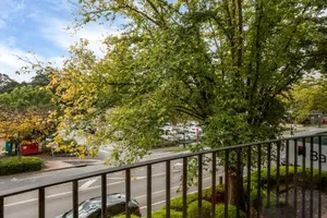 Image of Paris On Maroondah