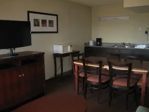 Image of Americas Best Value Inn - Topeka, KS