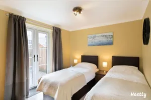 Image of Swan Place, Comfortable & Central Home by Hostly