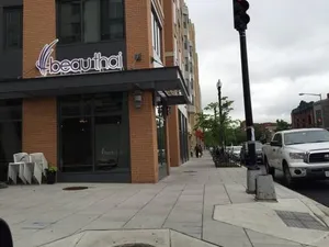 Image of a¥ Stylish Victorian a¥ Parking walk to subway!