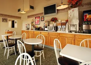 Image of Econo Lodge Pittsburg