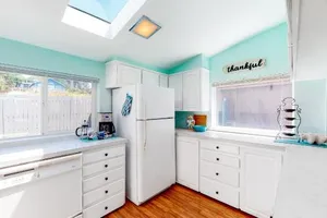 Image of Pacific Gem 3 Br home by RedAwning