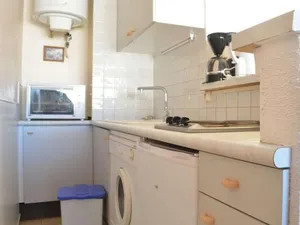 Image of Studio cabine à St-Raphaël avec terrasse et parking, à 100m de la plage - FR-1-226A-23