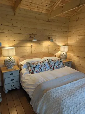 Image of Raleigh Lodge - high quality lodge in secluded meadow