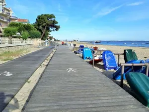 Image of Arcachon centre T3 refait à neuf avec parking sécurisé, accès direct plage - FR-1-420-60