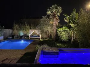 Image of Unique! jacuzzi privé 35°C + cinéma Villa entière