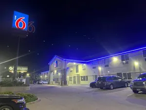 Image of Days Inn & Suites By Wyndham Tulsa Airport
