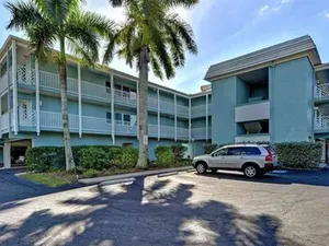 Image of Tiffany Place 213 by RedAwning