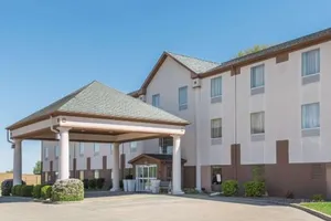 Image of Baymont by Wyndham Highland
