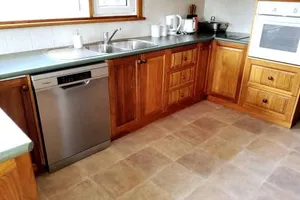 Image of Sunny Spacious Mountain Views Holiday Home