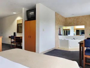 Image of MONROE HEIGHTS HOTEL