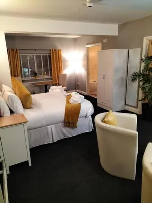 Image of Sutherlands Hotel