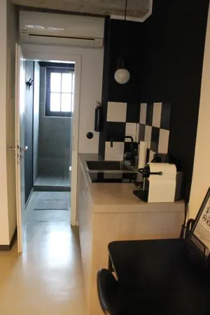 Image of Square Rooms 8