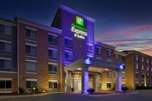 Image of Comfort Suites Milwaukee Park Place