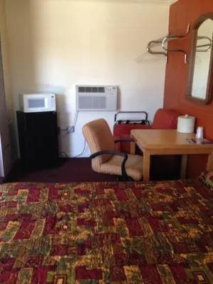 Image of National 9 Apple Tree Inn