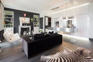 Image of 130m2 Waterfront Luxury on Cannes Croisette 3 bed\/ 3 bath