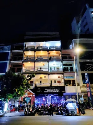 Image of Aim� House