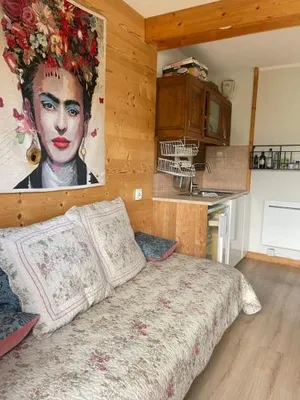 Image of Le ZEN au pied du Grand Veymont en été en hiver