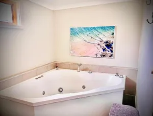 Image of Churchill's B&B twin spa getaway Studio