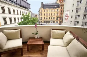 Image of Balcony Oasis Operastreet