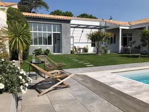 Image of Maison M, chambre privée accès jardin piscine et jacuzzi près de La Rochelle