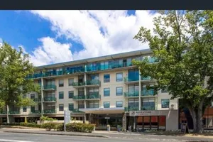 Image of Self contained in city with on site restaurant, gym & parking