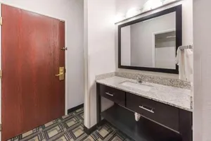 Image of Quality Inn & Suites Mason