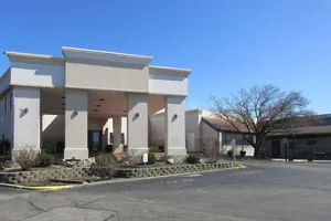 Image of Days Inn & Suites Cincinnati