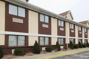 Image of Days Inn & Suites By Wyndham Benton Harbor Mi