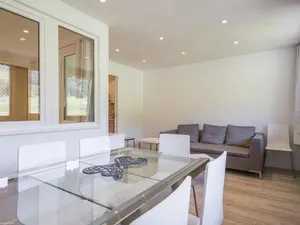 Image of Appartement rénové, 6 pers, balcon sud face aux pistes, parking, Plagne Centre - FR-1-351-20