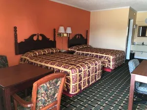 Image of Deluxe Inn