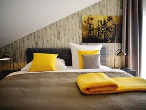 Image of R & J Hotel