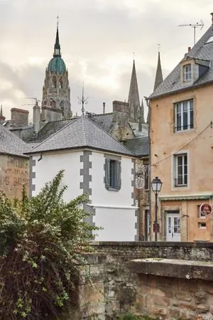 Image of La Plus Petite Maison De France