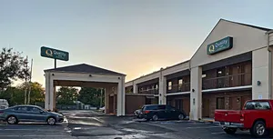 Image of Econo Lodge Henderson