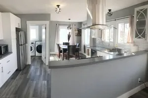 Image of Executive 2 bdrm home Fast Wi Fi Open Floorpan