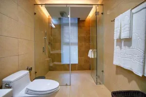 Image of URBAN PALACE
