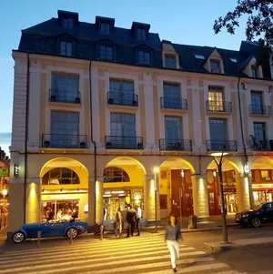 Image of LES ARCADES