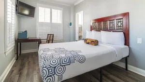Image of Greenleaf Hotel