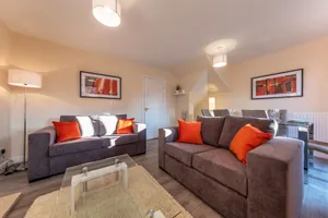 Image of Cheshire House - In The Heart Of Cheshire - FREE Parking