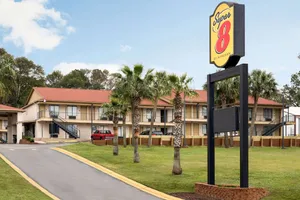 Image of Super 8 by Wyndham Crestview