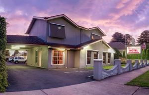 Image of Redwood Manor Motel Apartments