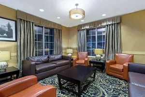 Image of La Quinta Inn & Suites by Wyndham Manchester