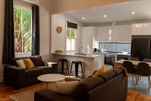 Image of Newly renovated, Kennedy Cottage - close to CBD