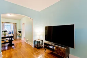 Image of Amazing 5 Bedroom Downtown Ferndale House