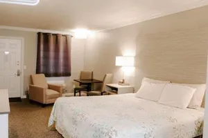 Image of Berlin Village Inn